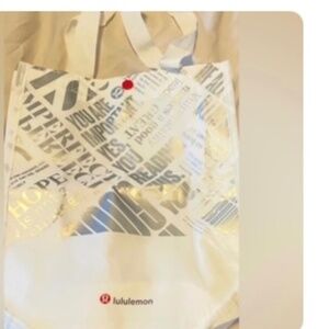 Lululemon bag